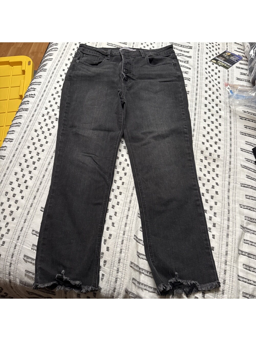 Just USA Black Denim Raw Hem Ankle Jeans 32/14